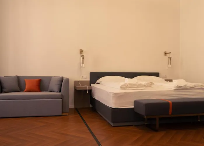 Hotel Elias