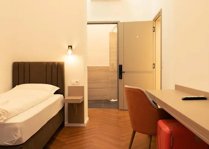 Hotel Elias